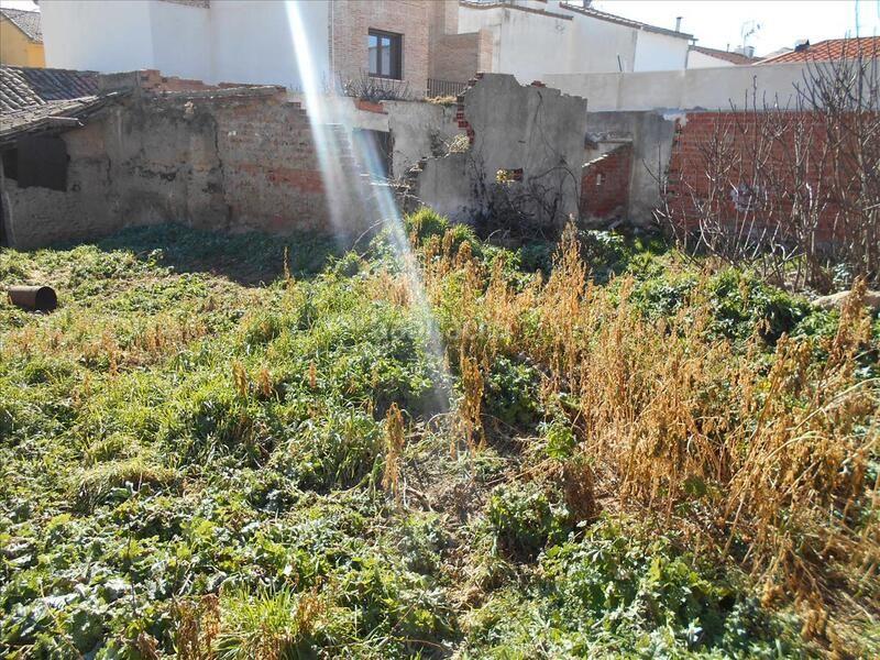 Foto 1c0245ce-47a0-40d2-84cf-62832a571a18. Terreno residencial en constitución 90 en Daganzo de Arriba