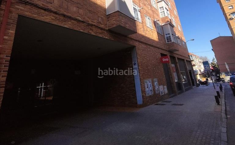 Foto 397c7779-c155-4910-9a17-97e88ad3083f. Aparcament cotxe a Opañel Madrid