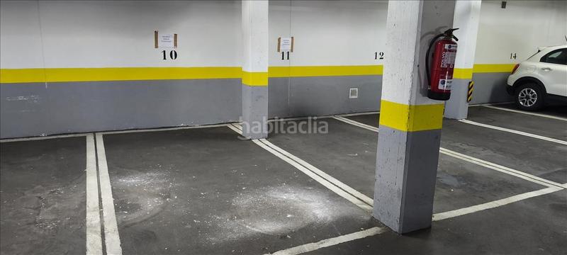 Foto be15bc3e-d328-4727-bc5c-ceb2d403bcba. Parking voiture dans Casco Histórico de Vicálvaro Madrid