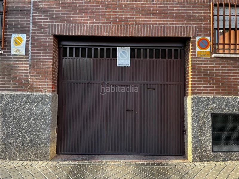 Foto f1976718-0316-4b41-8ff6-694a17691518. Aparcament cotxe a Casco Histórico de Vallecas Madrid