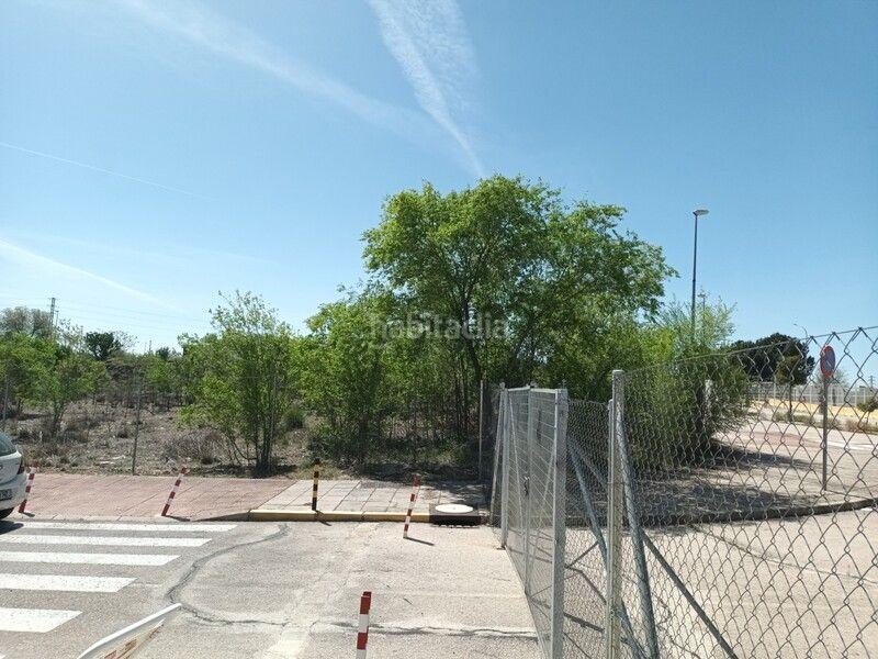 Foto 18a9f01d-56df-4904-b9a1-e8e4fc0aa959. Terreno residenziale in calle carmen laforet 23 in Madrid