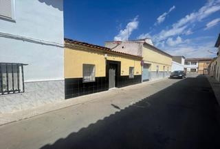 Maison jumelée à Quintanar de la Orden. Venta casa adosada en la localidad de quintanar de la orden
