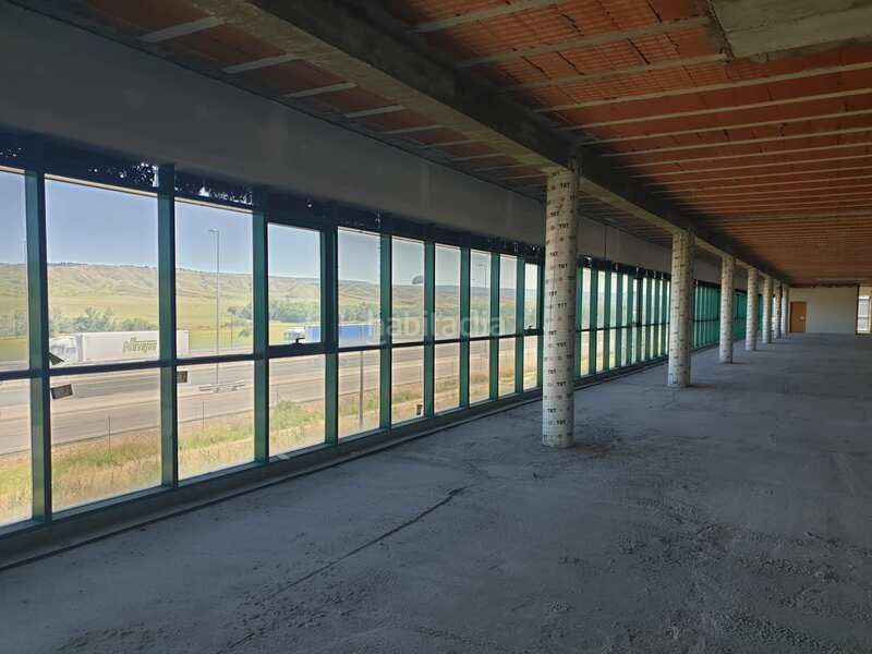 Foto 3645572d-a951-4b82-be77-7cae3b06218d. Local comercial a Cabanillas del Campo
