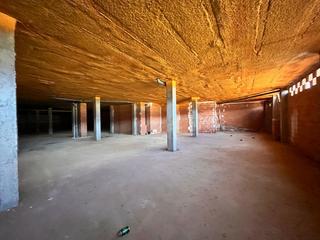 Local Comercial  Calle dulcinea. Local comercial en bruto de 304 m2 en recas
