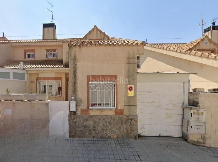 Foto 80a24068-fbab-4c84-bf35-17da4a5edebf. Casa adossada amb aparcament a Las Lomas Seseña