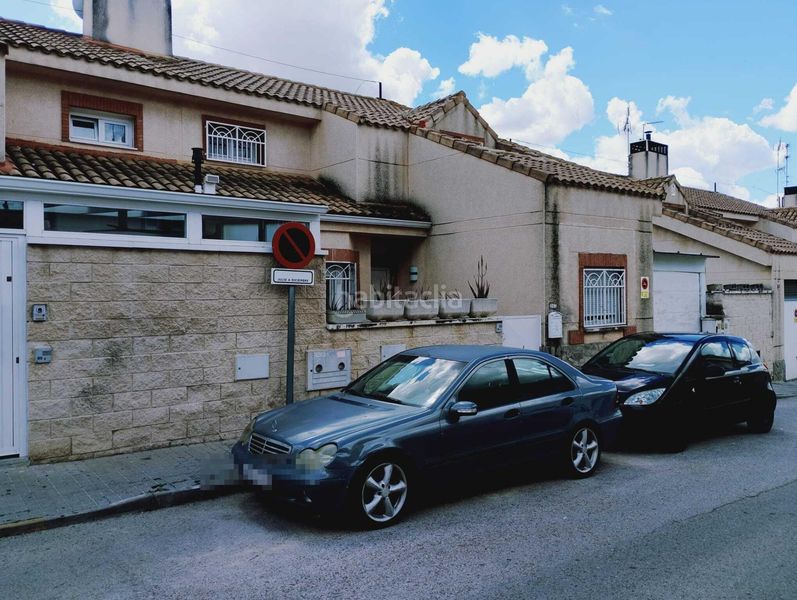 Foto cfec2c5a-d7e7-486c-b7e4-a031c9d2842b. Casa adossada amb aparcament a Las Lomas Seseña