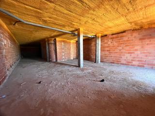 Local Comercial  Calle dulcinea. Local comercial en bruto de 426 m2, en recas
