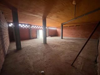 Geschäftsraum  Calle dulcinea. Local comercial en bruto de 402 m2 en recas