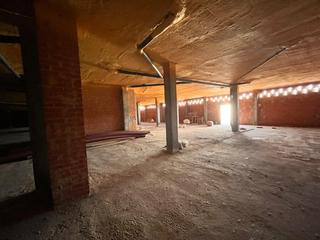Local Comercial  Calle dulcinea. Local comercial en bruto de 386 m2 en recas