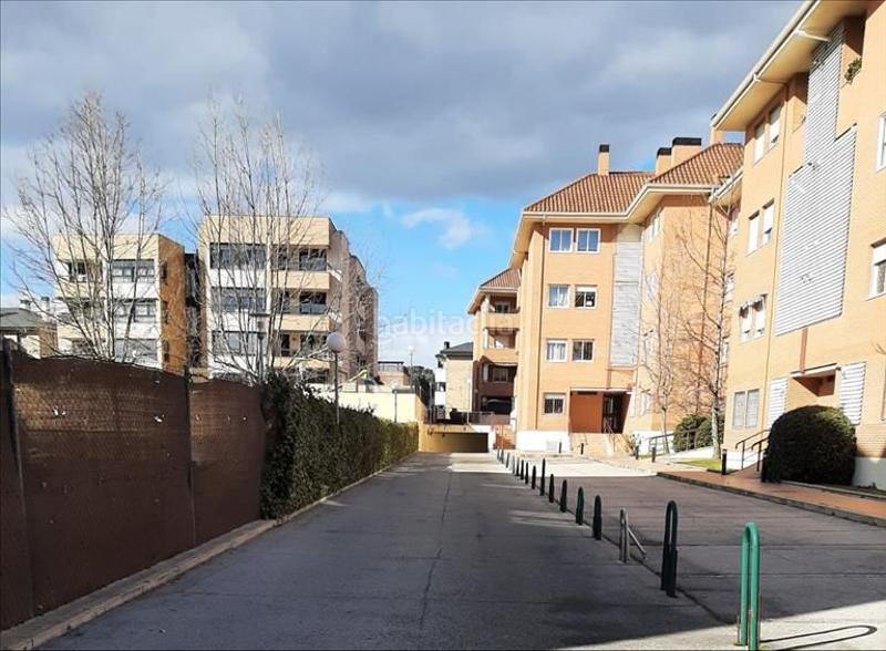 Foto 7951d3ba-1d4d-40fb-b404-f50a09fded3e. Aparcament cotxe a Los Negrales Collado Villalba