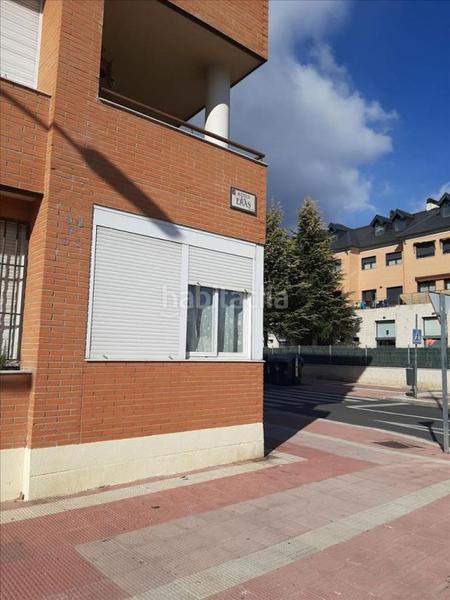 Foto fa3e990c-36e0-4798-87fc-76712effa49f. Car parking in Los Valles Collado Villalba