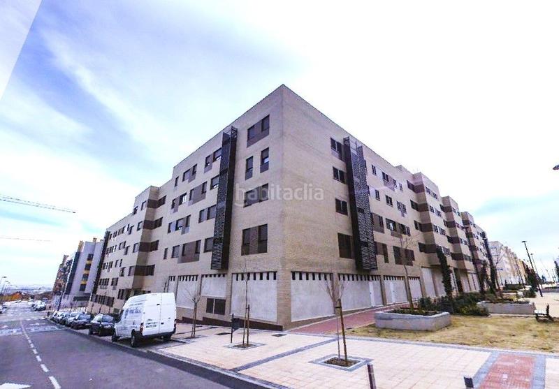 Foto ae8f5dc7-9106-498a-8350-6caa159c6920. Aparcament cotxe a Buenavista Getafe