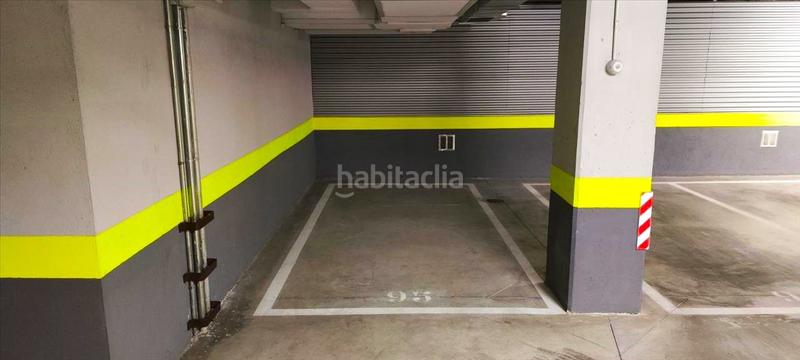 Foto b300c867-8bc6-4ad0-a423-e934db0877a9. Aparcament cotxe a Buenavista Getafe