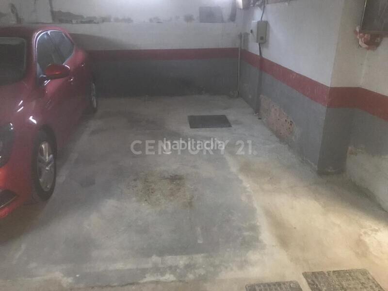 Foto d55b348a-835e-484c-b3c7-0760ab9deeba. Parking voiture dans Villaverde Alto Madrid