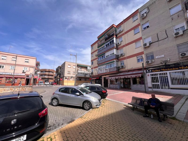 Foto f575e4c8-b136-47a5-8c60-e7d243d081bc. Pis a Reyes Parla