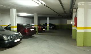 Autoparkplatz in Jardin 38. Garaje