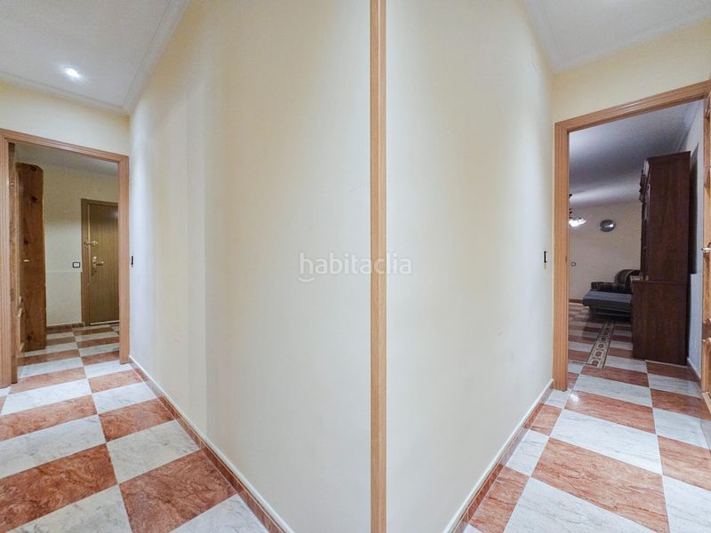 Foto 3d10233a-0ba1-499a-96e5-c3bf840a5359. Planta baixa a Villaverde Alto Madrid