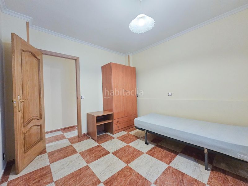 Foto bf7a4b4f-a170-4189-8799-0c82f6934683. Planta baixa a Villaverde Alto Madrid