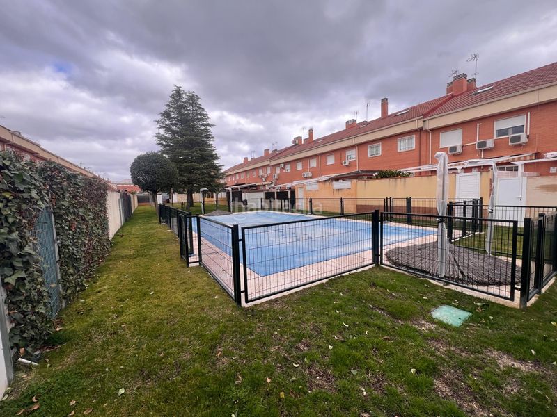 Foto 742659a1-ec2d-4a1f-a69b-480f62aed50b. Casa adossada a Fuentebella-San Fermín-El Leguario Parla