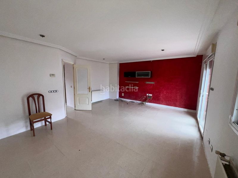 Foto 8efef8e8-32c6-4c01-964e-c10212849c52. Casa adossada a Fuentebella-San Fermín-El Leguario Parla