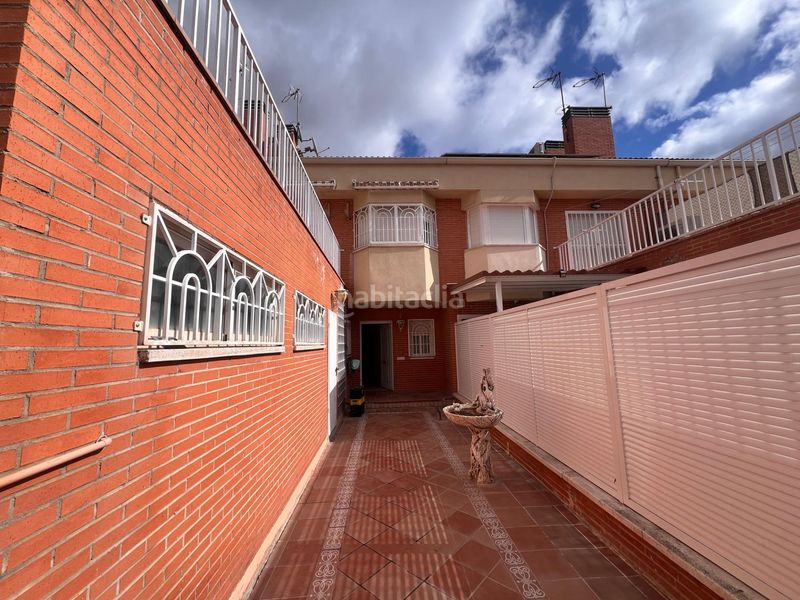 Foto 933fdef3-2191-441b-ac3b-73838a474313. Casa adossada a Fuentebella-San Fermín-El Leguario Parla