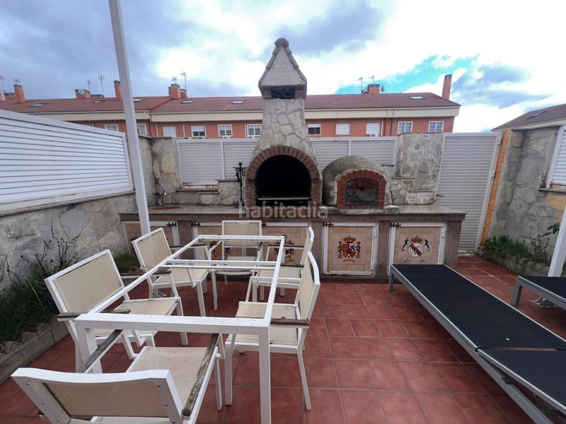 Foto 9a13c698-421d-498c-951a-745059363500. Casa adossada a Fuentebella-San Fermín-El Leguario Parla