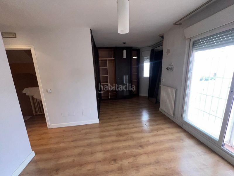 Foto d5a3f5b0-6404-4f36-b480-b2be48c089fc. Casa adossada a Fuentebella-San Fermín-El Leguario Parla