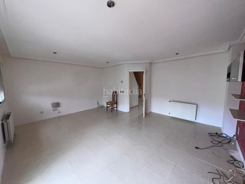 Foto d8a3e0be-115a-410a-b547-2b0654b84faa. Casa adossada a Fuentebella-San Fermín-El Leguario Parla