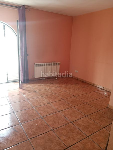 Foto 4fb01754-54ef-40ac-ba87-045ab67b4a54. Casa amb aparcament a Loeches