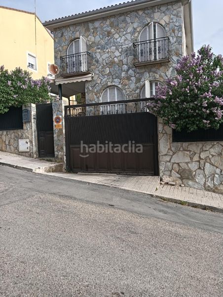 Foto bd2ffb75-6f37-4b53-87ce-7a460c2ade4f. Casa amb aparcament a Loeches