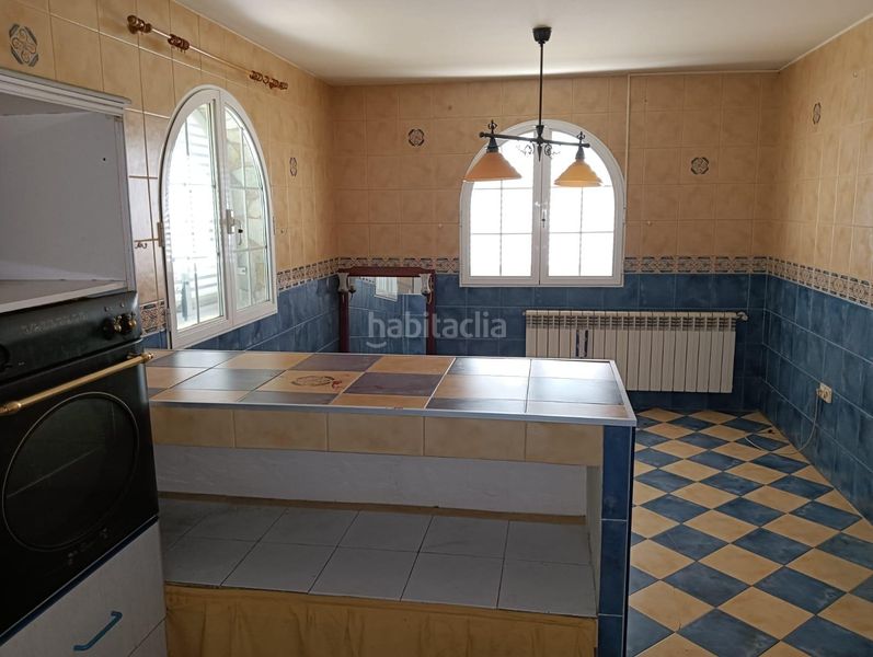 Foto ea2ede40-cb54-46eb-997c-9dad2d639ff2. Casa amb aparcament a Loeches