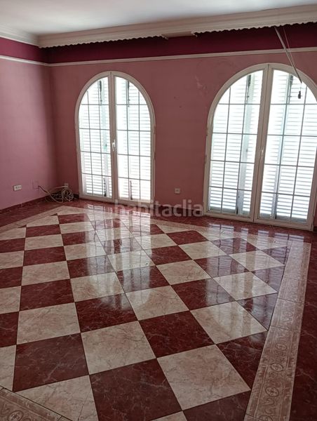 Foto fb56e066-6729-41b8-a048-e32976b999b0. Casa amb aparcament a Loeches