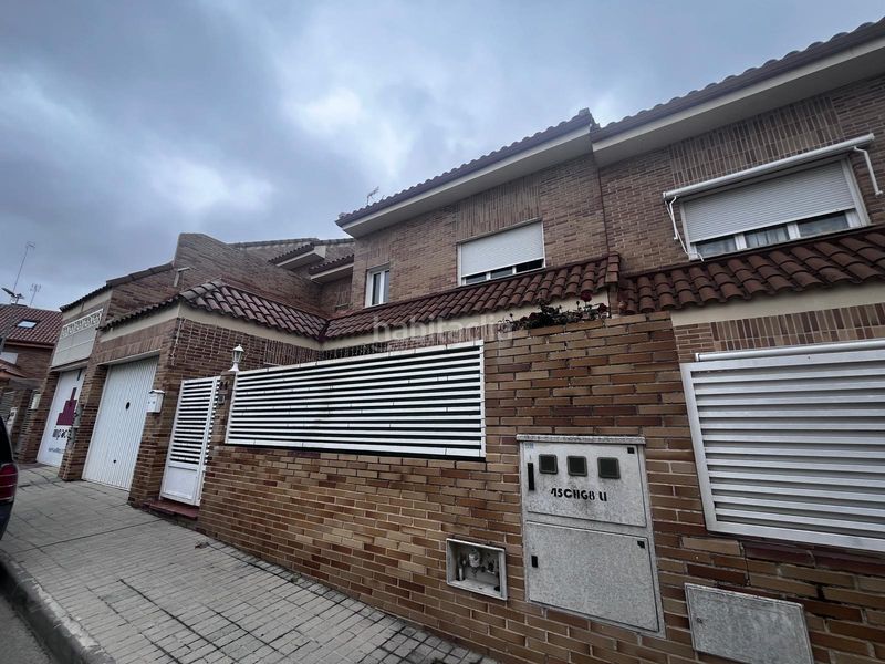 Foto 4c32cf38-4fb0-447a-845f-3c169c97c14f. Casa amb aparcament a Yuncos