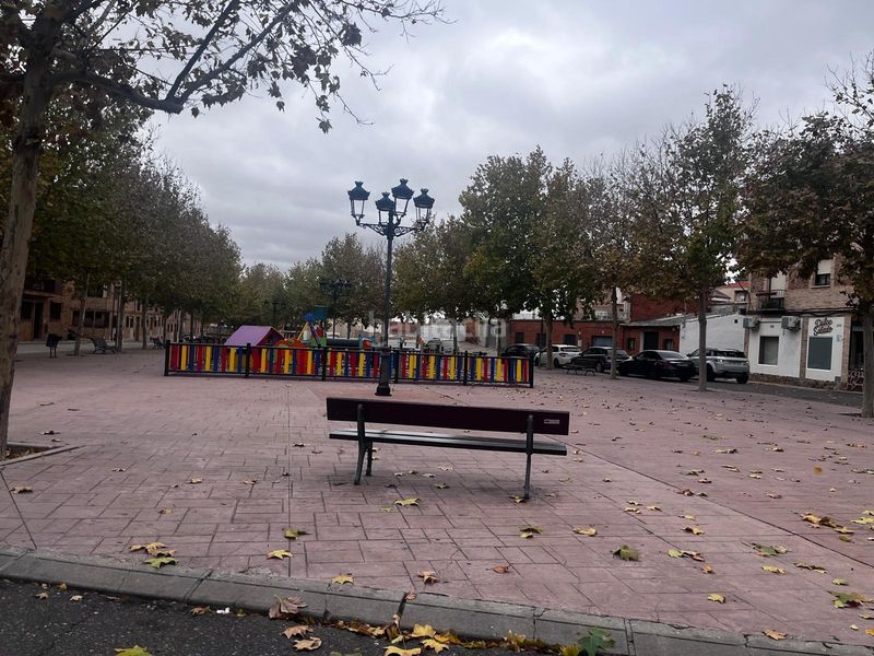 Foto 5f9f2070-4d08-465b-8130-76d096c9a409. Casa amb aparcament a Yuncos