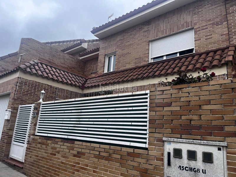 Foto a2a3bb4a-d5db-4224-96dc-be2e171e904b. Casa amb aparcament a Yuncos