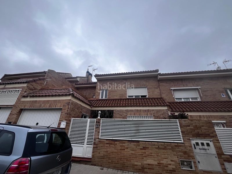 Foto da813efc-ebbd-4d2c-8a82-419a3a2d9338. Casa amb aparcament a Yuncos