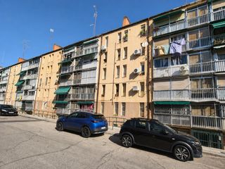 Flat  Cl. carpinteria. Estupendo piso de 2 dormitorios en san blas  madrid