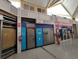 Local Comercial  Calle bucaramanga 2. Local comercial en centro comercial colombia  madrid