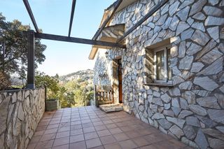 Maison  Calle romaní. Casa de 4 habitaciones con gran parcela, huerto y vistas panorám