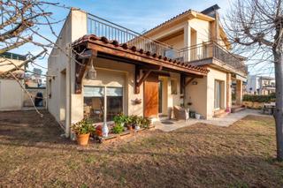 Casa  De sant hilari. Casa en venta de 5 habitaciones con jardín y terraza en santa co