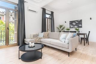 Appartement  Comte d'urgell. Piso de 5 habitaciones y 3 baños con licencia turística en la no