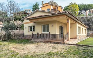 Casa  De lluís companys. Casa aislada en moià con vistas panorámicas y excelente estado d