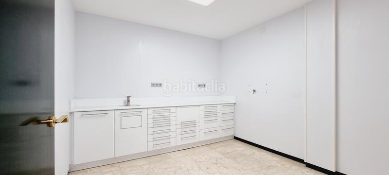 Foto 1bc4966d-c8b4-4099-b354-51baed2b463d. Oficina a Sant Antoni Barcelona