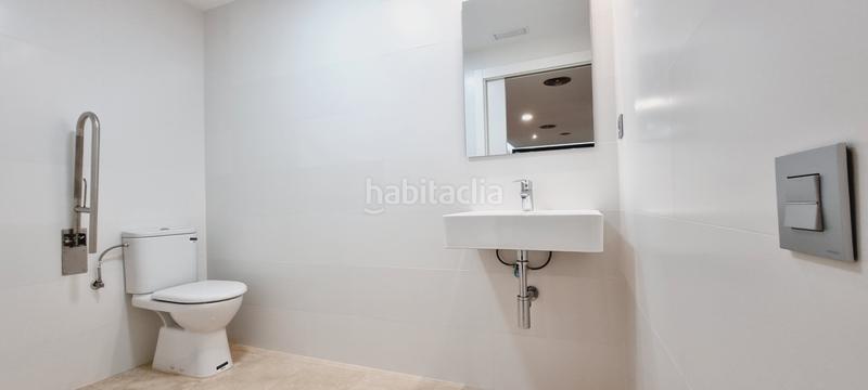 Foto 53e36c31-6871-4dd2-b4e9-e5a47a2fa701. Oficina a Sant Antoni Barcelona