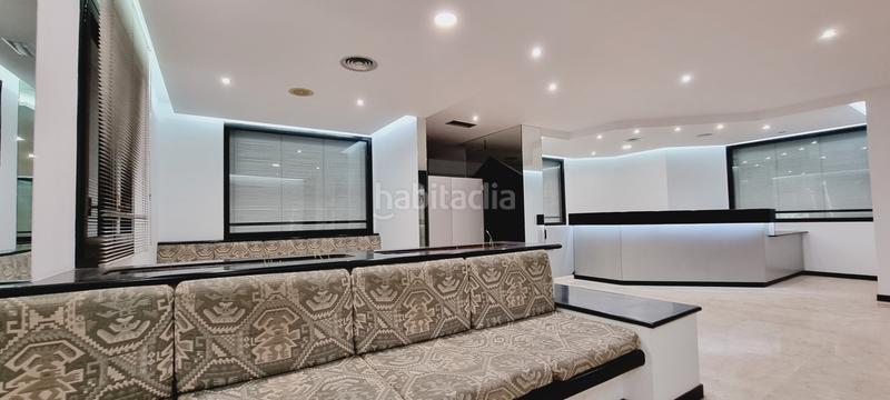 Foto 7d5d1129-295c-42f2-8ea6-fe2b68a45d3d. Oficina a Sant Antoni Barcelona