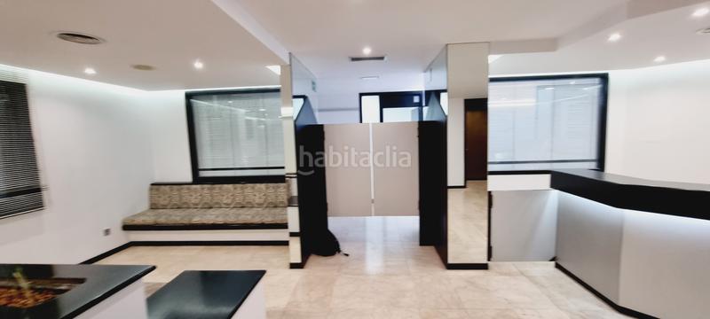 Foto b10d09c4-f0e2-46f3-8e85-24e87cd42654. Oficina a Sant Antoni Barcelona