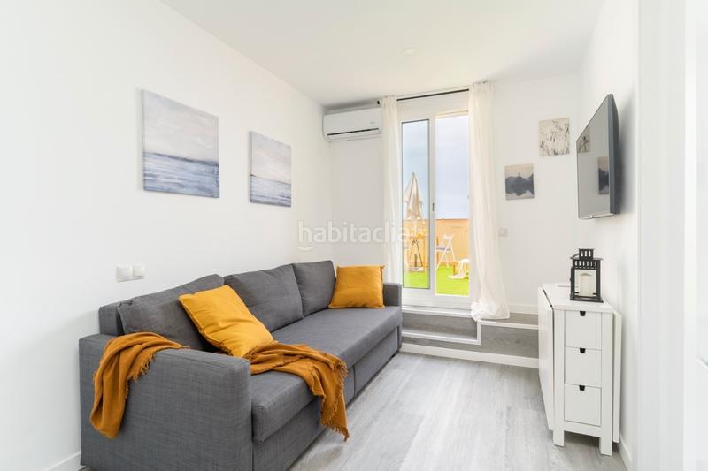 Foto 0714d3fd-ffe3-480e-8215-ad04d6f2ce09. Àtic amb calefacció a La Font d´en Fargues Barcelona