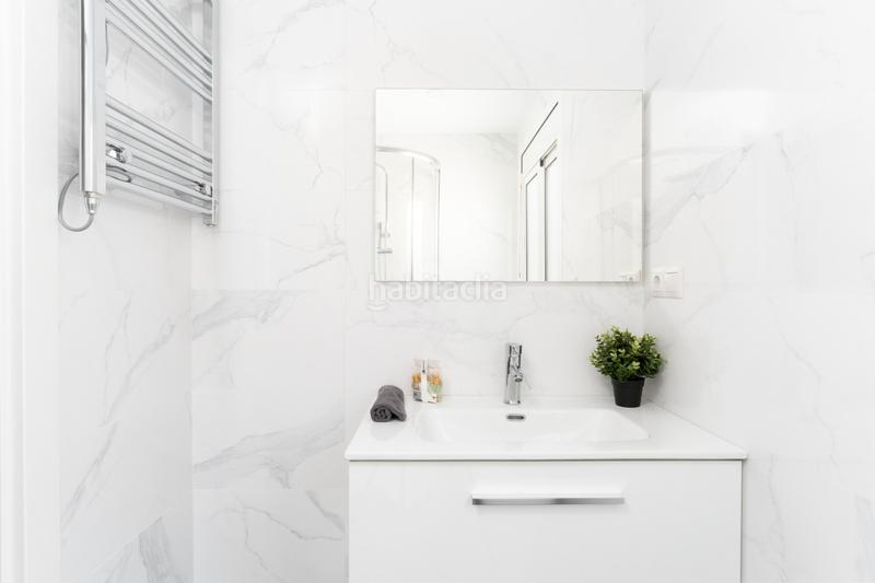 Foto 15a0df73-c9f1-43ae-92ef-c2b3dc7890f5. Àtic amb calefacció a La Font d´en Fargues Barcelona