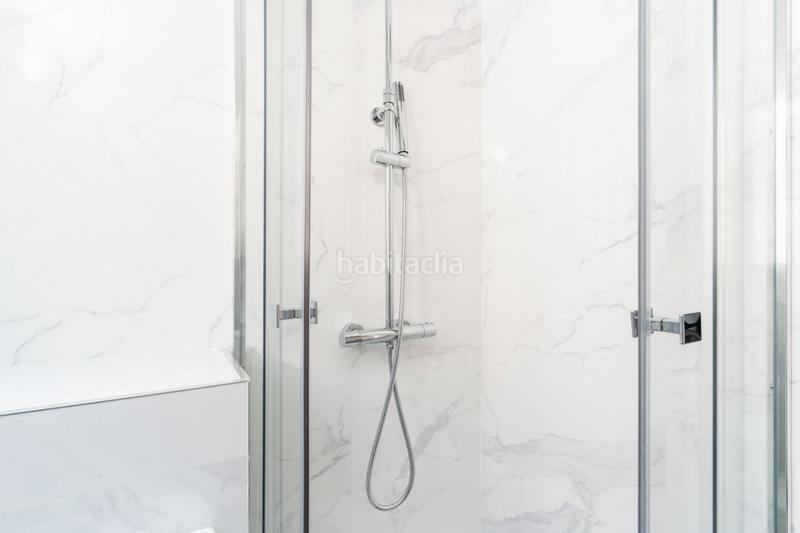 Foto bdb30479-e3f4-4a2b-9dad-cb4e7f7df662. Àtic amb calefacció a La Font d´en Fargues Barcelona