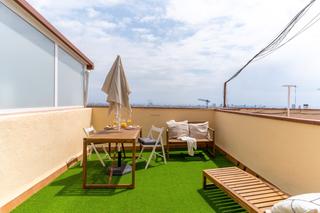 Attique  Arc de sant martí. Piso sobreático en venta con 2 terrazas y vistas en el guinardó,